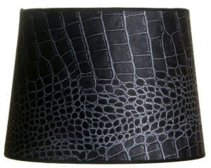 Coco-30 on lampunvarjostin jossa on krokotiilinnahka kuosi. Varjostin on materiaaliltaan laminoitua kangasta.