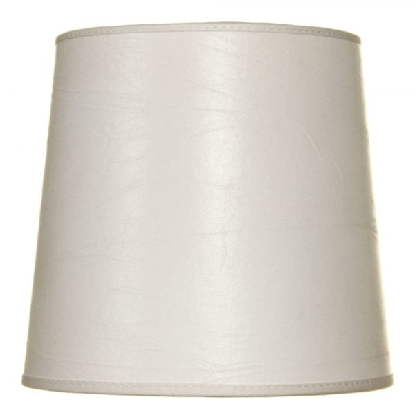 Leather-17 on yksivärinen lampunvarjostin jonka väri on luonnonvalkoinen. Varjostin on materiaaliltaan laminoitua kangasta.