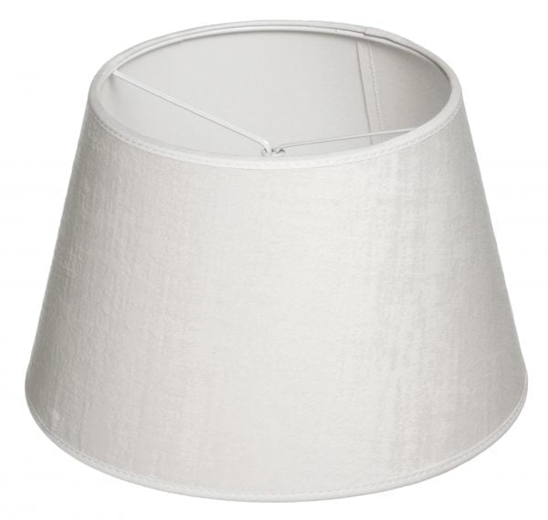 Lampunvarjostin jonka väri on valkoinen. Varjostin on materiaaliltaan laminoitua kangasta.