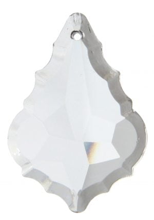 Kirkas kristalli, jossa on aaltomaiset reunat ja fasettihionta.