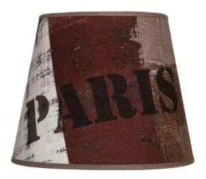 Big City-20 Paris on ruskea lampunvarjostin, joka levenee ylhäältä alaspäin. Kankaassa on kolme pystyraitaa sekä teksti PARIS.