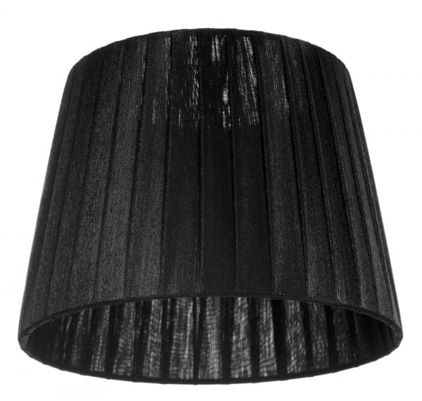Yksivärinen lampunvarjostin jonka väri on musta. Varjostin on materiaaliltaan organzaa.
