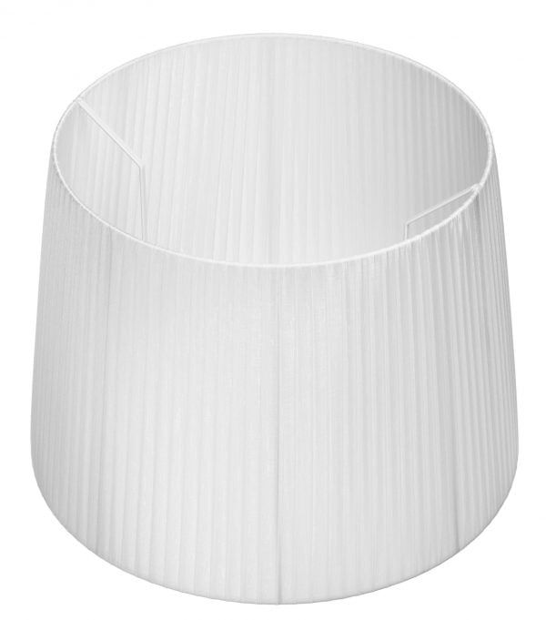 Lampunvarjostin jonka väri on valkoinen. Varjostin on materiaaliltaan organzaa.