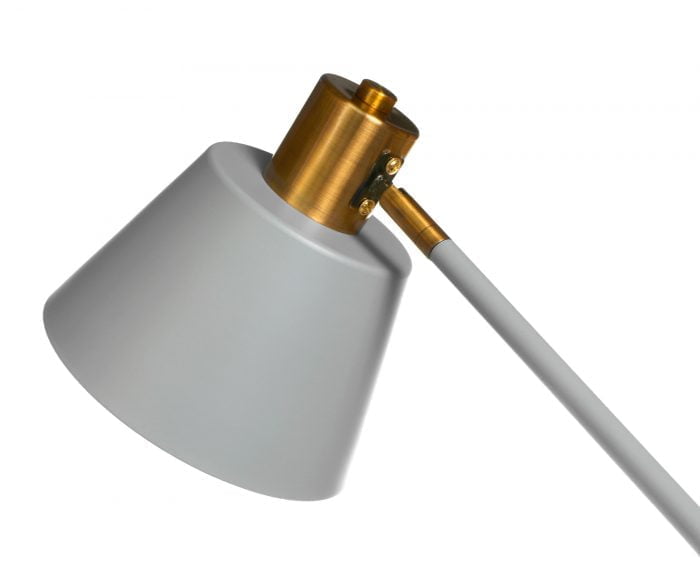 Metallinen pöytävalaisin. Pöytälamppu on väriltään harmaa ja sen tehostevärinä on antiikki kulta.