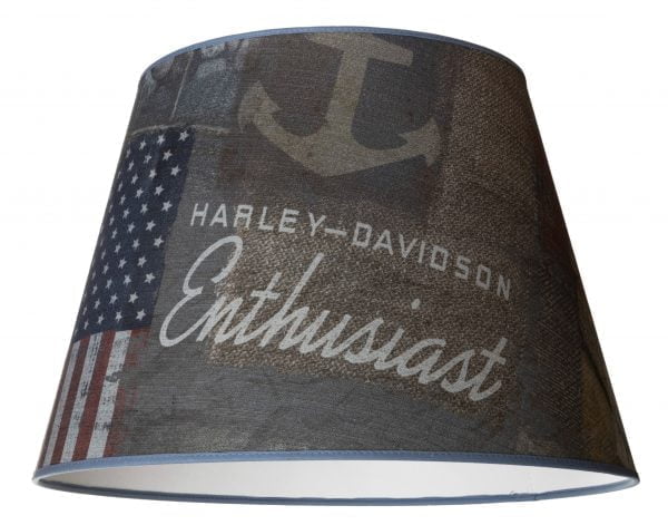 Wisconsin-40V on sininen, kollaasikuvioinen lampunvarjostin "Harley Davidson Enthusiast" -tekstillä.