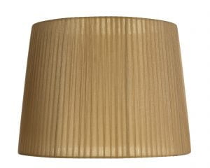 Cleo-50 on organzanauhasta valmistettu lampunvarjostin, jonka väri on kulta.